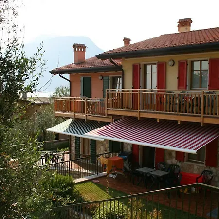 Residenza Cristina 브렌조네 술 가르다